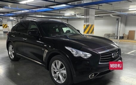 Infiniti QX70, 2016 год, 2 150 000 рублей, 20 фотография