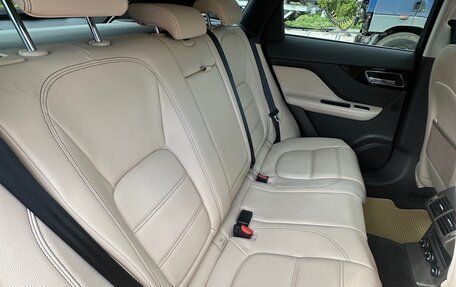 Jaguar F-Pace, 2016 год, 2 500 000 рублей, 11 фотография