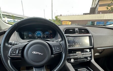 Jaguar F-Pace, 2016 год, 2 500 000 рублей, 16 фотография