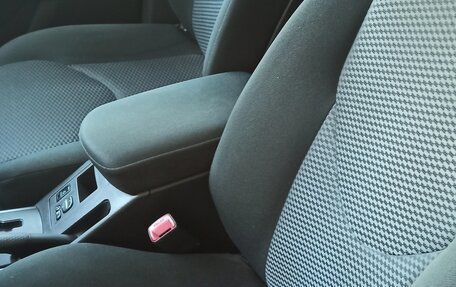 Toyota RAV4, 2011 год, 1 370 000 рублей, 2 фотография