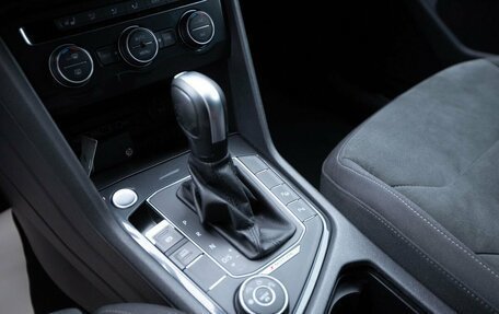Volkswagen Tiguan II, 2020 год, 2 550 000 рублей, 18 фотография