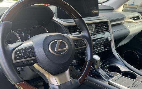 Lexus RX IV рестайлинг, 2019 год, 5 900 000 рублей, 3 фотография