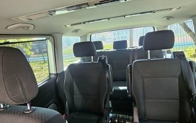 Volkswagen Multivan T6 рестайлинг, 2018 год, 3 890 000 рублей, 1 фотография