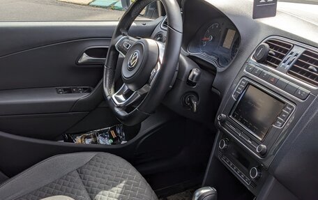 Volkswagen Polo VI (EU Market), 2018 год, 1 400 000 рублей, 2 фотография