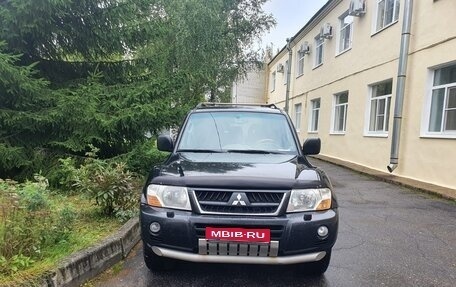 Mitsubishi Pajero III рестайлинг, 2004 год, 800 000 рублей, 1 фотография