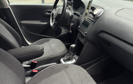 Volkswagen Polo VI (EU Market), 2014 год, 950 000 рублей, 24 фотография