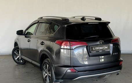 Toyota RAV4, 2016 год, 2 000 000 рублей, 7 фотография