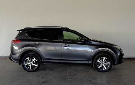 Toyota RAV4, 2016 год, 2 000 000 рублей, 4 фотография