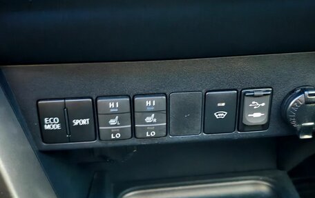 Toyota RAV4, 2016 год, 2 000 000 рублей, 18 фотография