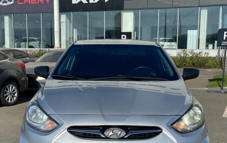 Hyundai Solaris II рестайлинг, 2013 год, 585 000 рублей, 3 фотография