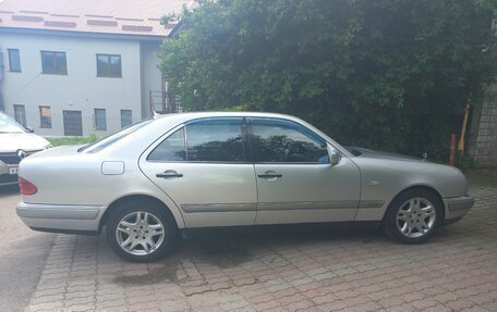 Mercedes-Benz E-Класс, 1999 год, 620 000 рублей, 7 фотография
