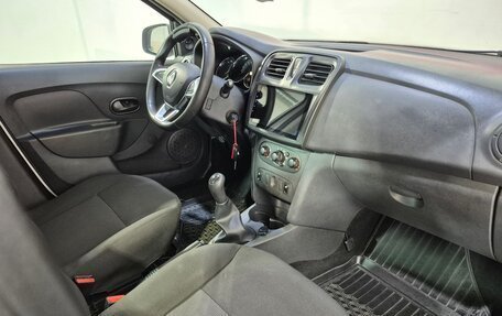 Renault Logan II, 2019 год, 914 000 рублей, 12 фотография
