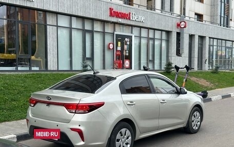 KIA Rio IV, 2018 год, 920 000 рублей, 5 фотография