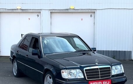 Mercedes-Benz W124, 1993 год, 570 000 рублей, 1 фотография