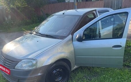 Renault Logan I, 2015 год, 230 000 рублей, 3 фотография