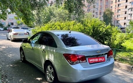 Chevrolet Cruze II, 2010 год, 490 000 рублей, 3 фотография