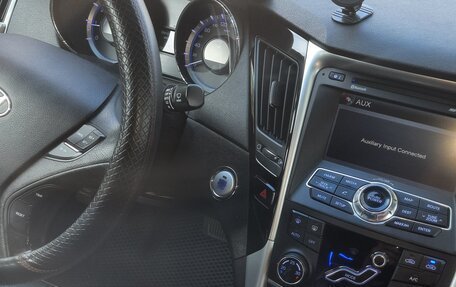 Hyundai Sonata VI, 2011 год, 1 300 000 рублей, 9 фотография