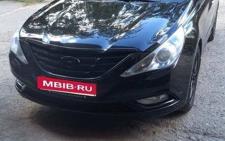 Hyundai Sonata VI, 2011 год, 1 300 000 рублей, 2 фотография