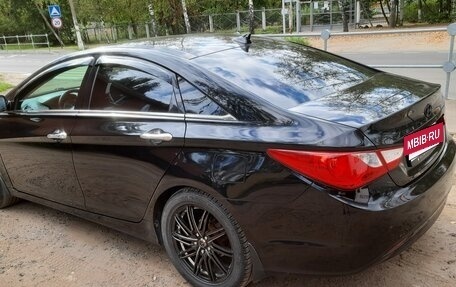 Hyundai Sonata VI, 2011 год, 1 300 000 рублей, 16 фотография