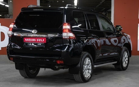 Toyota Land Cruiser Prado 150 рестайлинг 2, 2017 год, 4 298 000 рублей, 5 фотография