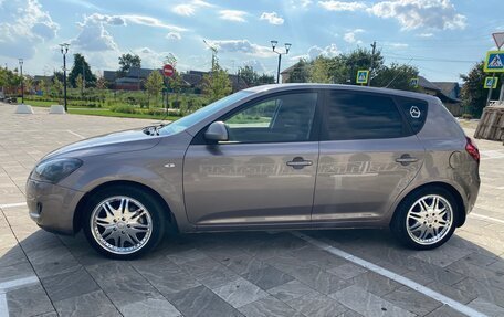 KIA cee'd I рестайлинг, 2009 год, 690 000 рублей, 6 фотография