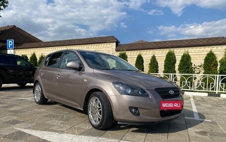 KIA cee'd I рестайлинг, 2009 год, 690 000 рублей, 2 фотография