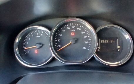 Renault Logan II, 2019 год, 650 000 рублей, 10 фотография