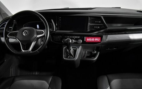 Volkswagen Multivan T6 рестайлинг, 2020 год, 6 150 000 рублей, 15 фотография