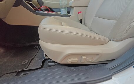 Subaru Legacy VII, 2018 год, 2 300 000 рублей, 11 фотография