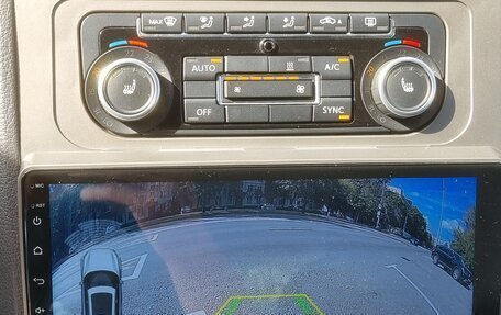 Volkswagen Touran III, 2009 год, 700 000 рублей, 3 фотография