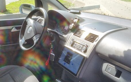 Volkswagen Touran III, 2009 год, 700 000 рублей, 2 фотография