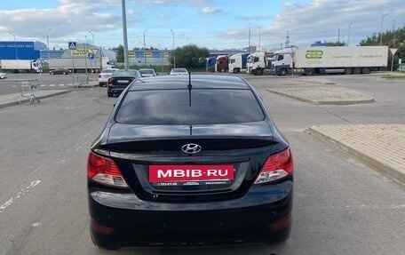 Hyundai Solaris II рестайлинг, 2013 год, 700 000 рублей, 2 фотография