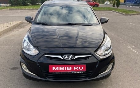 Hyundai Solaris II рестайлинг, 2013 год, 700 000 рублей, 13 фотография