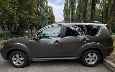 Mitsubishi Outlander III рестайлинг 3, 2011 год, 1 000 000 рублей, 7 фотография