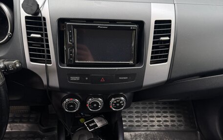 Mitsubishi Outlander III рестайлинг 3, 2011 год, 1 000 000 рублей, 13 фотография