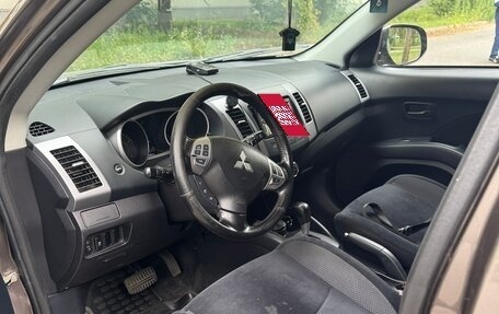 Mitsubishi Outlander III рестайлинг 3, 2011 год, 1 000 000 рублей, 9 фотография