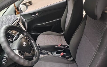 Hyundai Solaris II рестайлинг, 2018 год, 1 190 000 рублей, 12 фотография