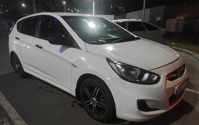Hyundai Solaris II рестайлинг, 2012 год, 740 000 рублей, 1 фотография