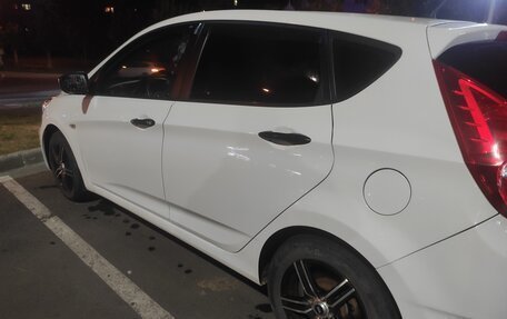 Hyundai Solaris II рестайлинг, 2012 год, 740 000 рублей, 4 фотография