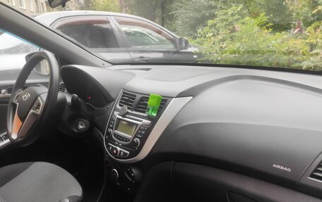 Hyundai Solaris II рестайлинг, 2012 год, 740 000 рублей, 14 фотография