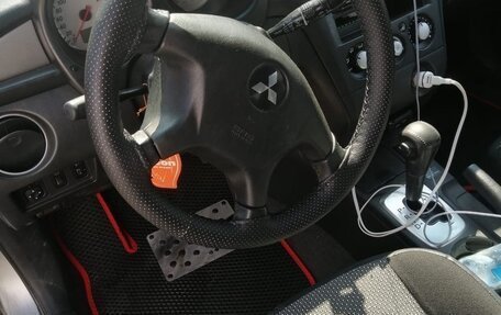 Mitsubishi Outlander III рестайлинг 3, 2005 год, 600 000 рублей, 8 фотография