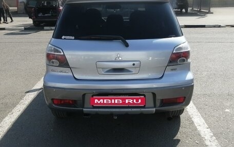 Mitsubishi Outlander III рестайлинг 3, 2005 год, 600 000 рублей, 10 фотография