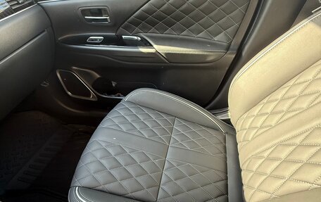 Mitsubishi Outlander III рестайлинг 3, 2022 год, 2 970 000 рублей, 15 фотография