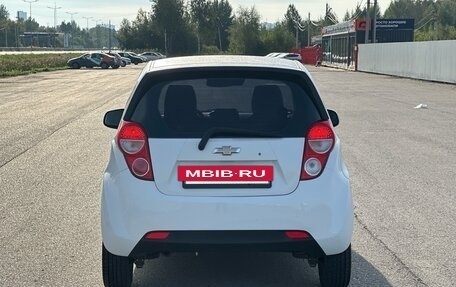Chevrolet Spark III, 2013 год, 595 000 рублей, 4 фотография