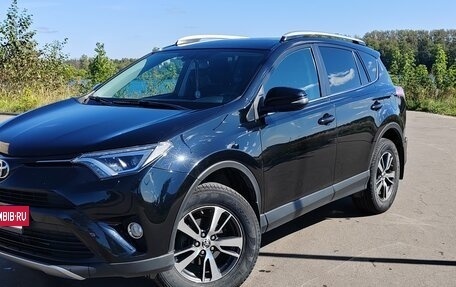 Toyota RAV4, 2018 год, 2 650 000 рублей, 2 фотография