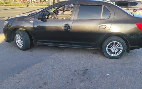 Renault Logan II, 2015 год, 500 000 рублей, 2 фотография
