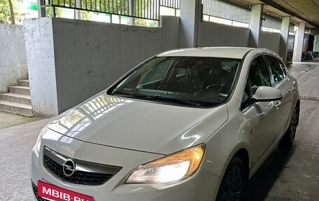 Opel Astra J, 2010 год, 780 000 рублей, 3 фотография