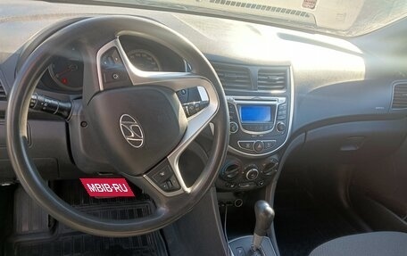 Hyundai Solaris II рестайлинг, 2011 год, 720 000 рублей, 6 фотография