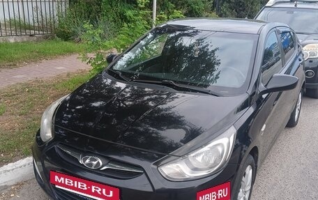Hyundai Solaris II рестайлинг, 2011 год, 720 000 рублей, 8 фотография