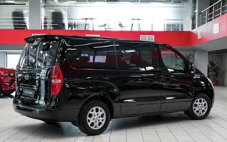 Hyundai Grand Starex Grand Starex I рестайлинг 2, 2013 год, 1 399 000 рублей, 2 фотография